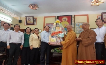 Đoàn lãnh đạo Tp.HCM thăm, chúc mừng Đại lễ Phật đản